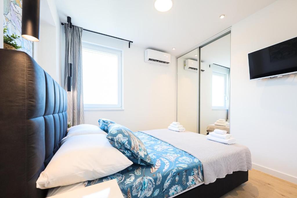 Sea view apartment in the city center with free parking photo 2