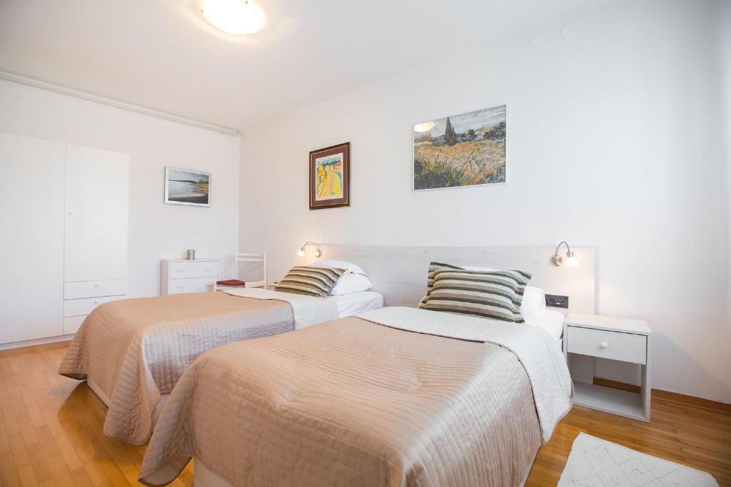 Penthouse apartment with private parking photo 2