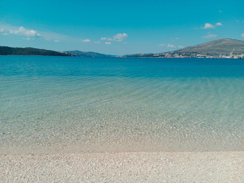Surf & joy - Croatia vacation rentals seaview apartment — photo 1