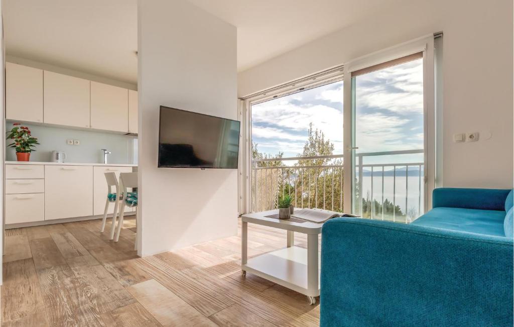 Two-Bedroom Holiday Home In Podgora photo 3
