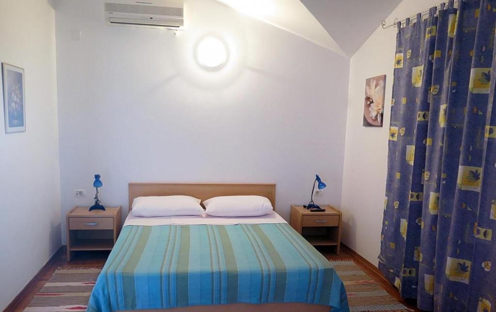 Studio apartment in Porec with balcony photo 2