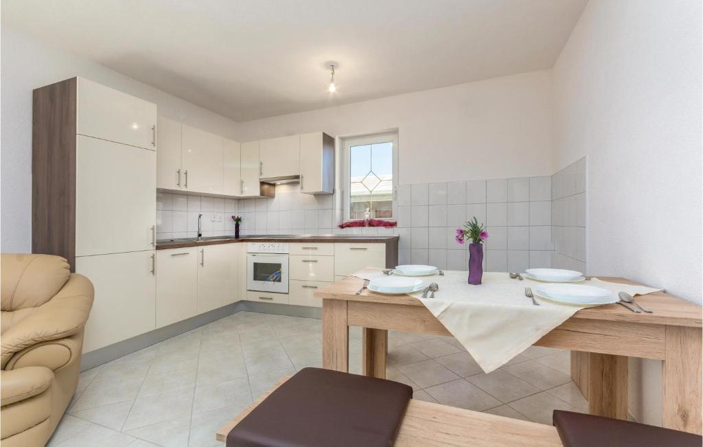 Stunning Home In Kapelica With Wifi photo 3
