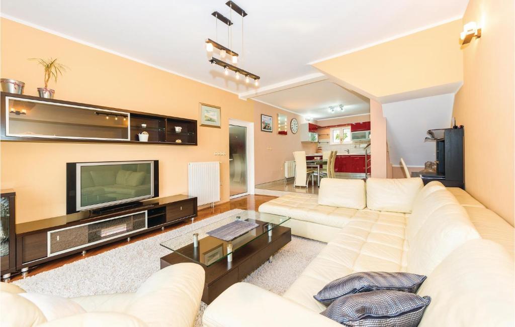 Three-Bedroom Holiday Home In Sibenik photo 2