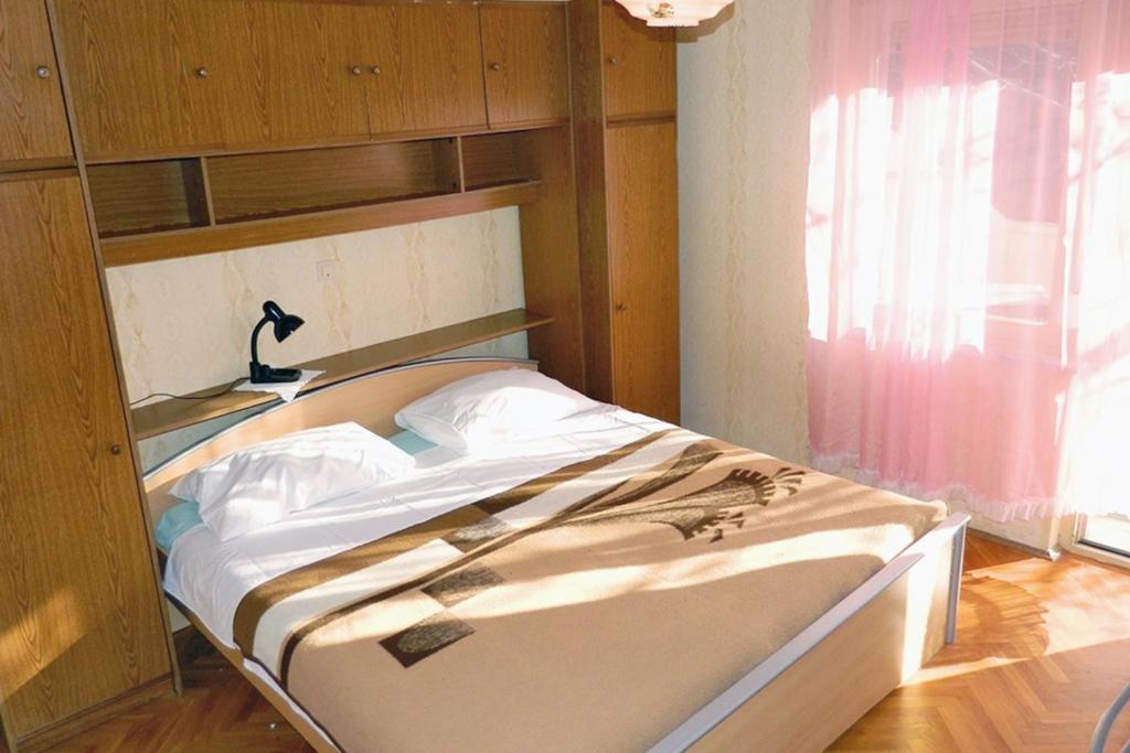Studio Palit 3195a photo 2