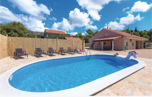 Three-Bedroom Holiday Home In Dubrava — photo 1