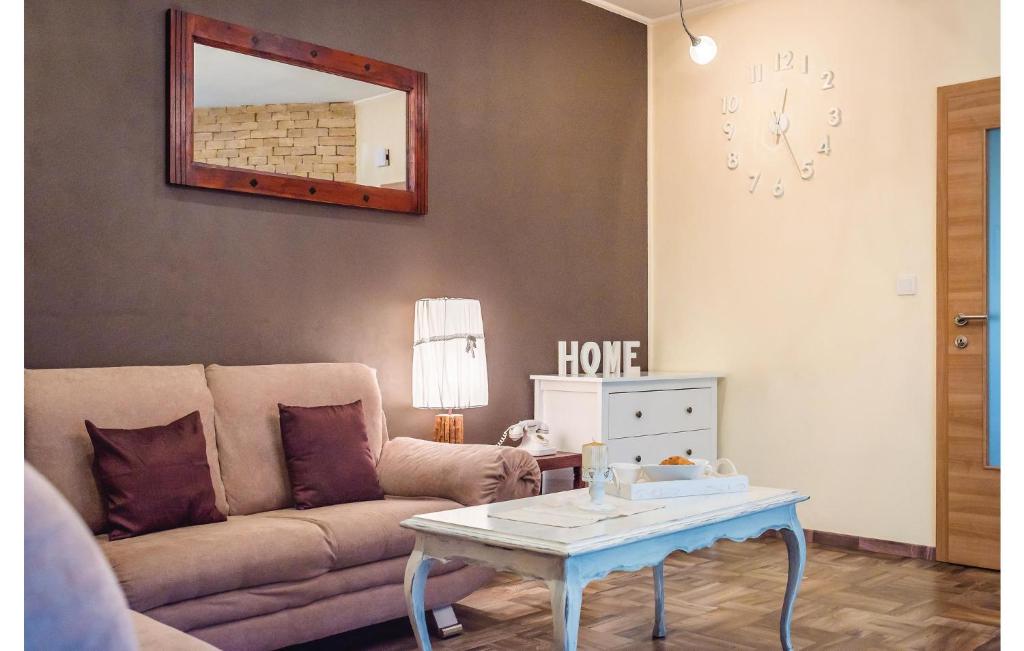 Three-Bedroom Holiday Home In Dubrava photo 2