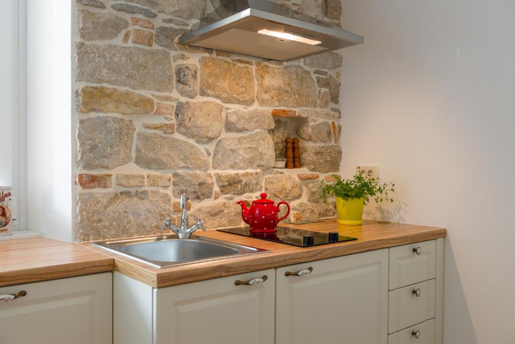 Luxury Boutique Apartment Stone Palace photo 3