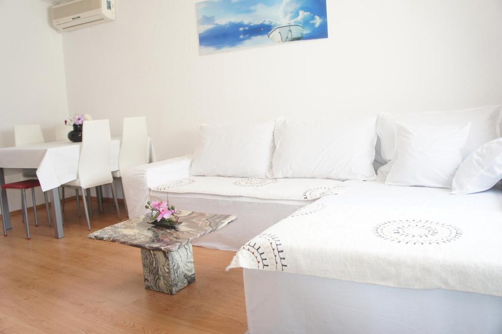 Apartments Zara photo 2
