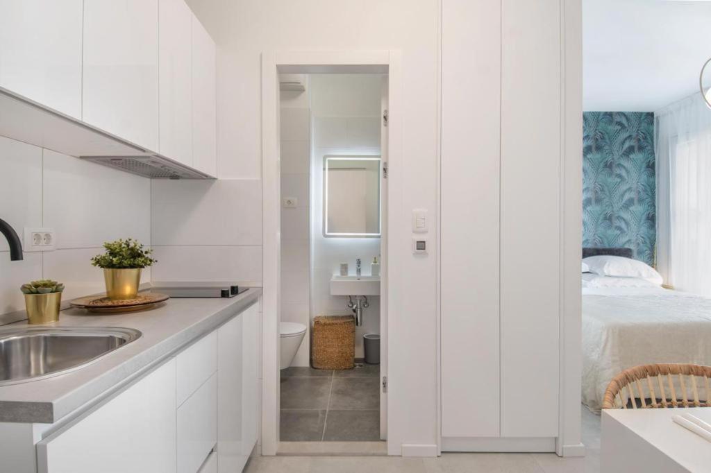 Zigo modern studio apartment near beach photo 3
