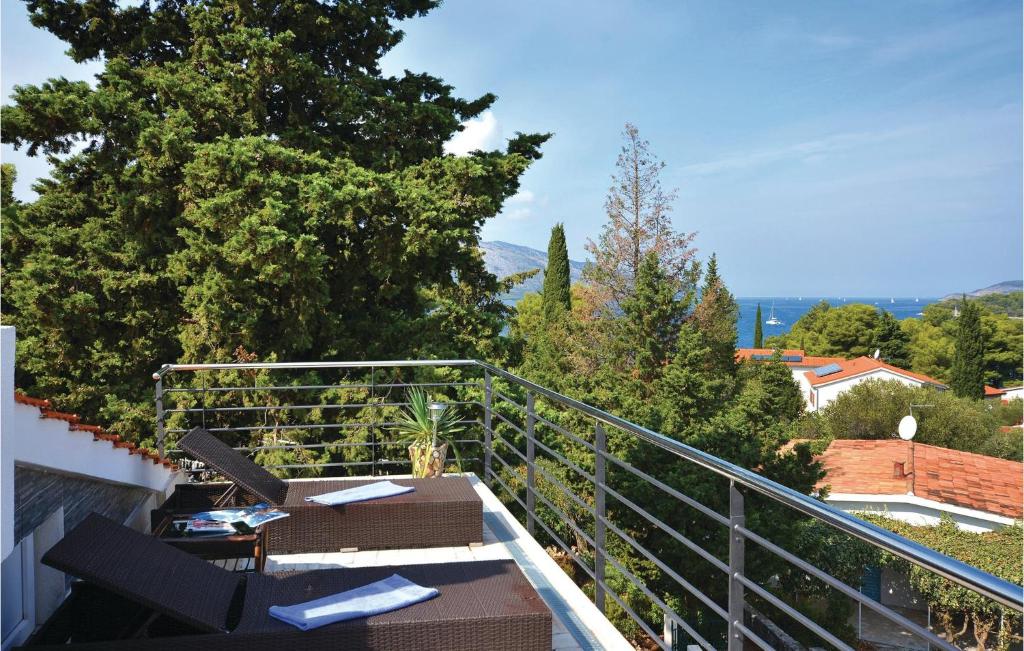 One-Bedroom Apartment In Stari Grad — photo 1