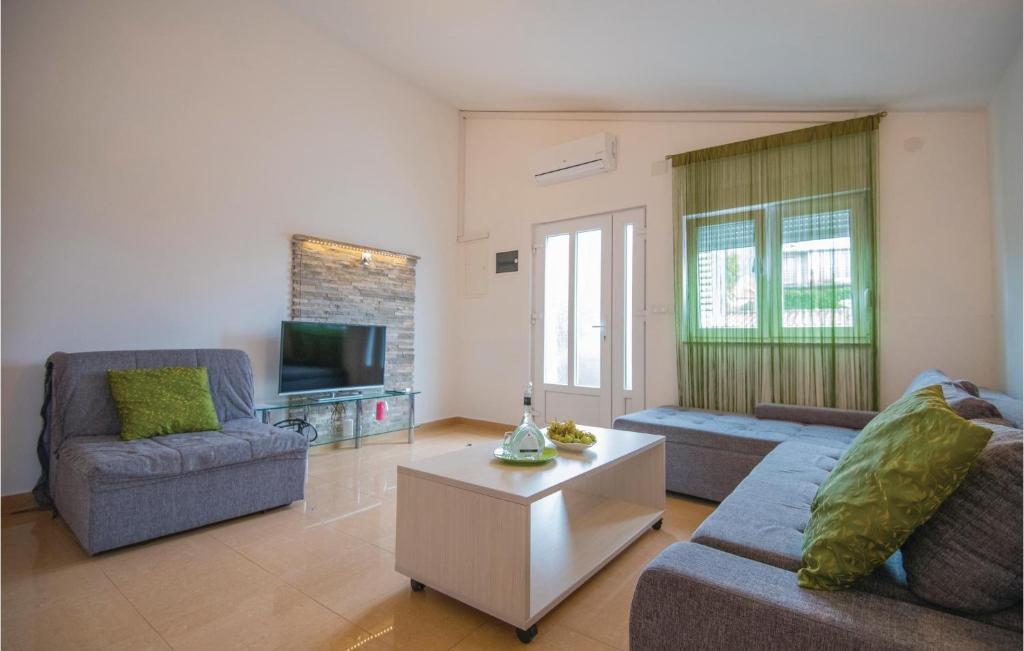 One-Bedroom Apartment In Stari Grad photo 2