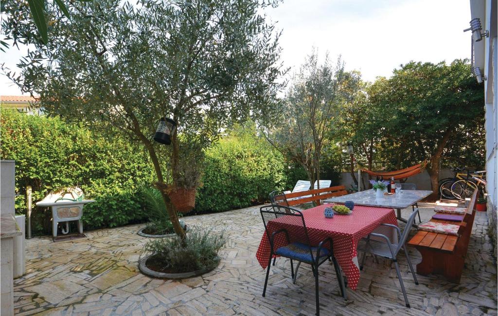 One-Bedroom Apartment In Stari Grad photo 3