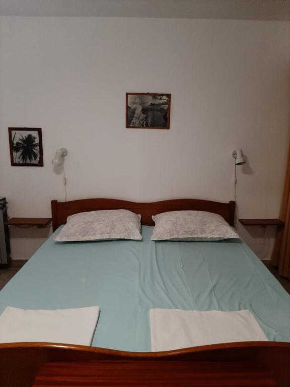 Apartments and rooms with parking space Trpanj photo 2
