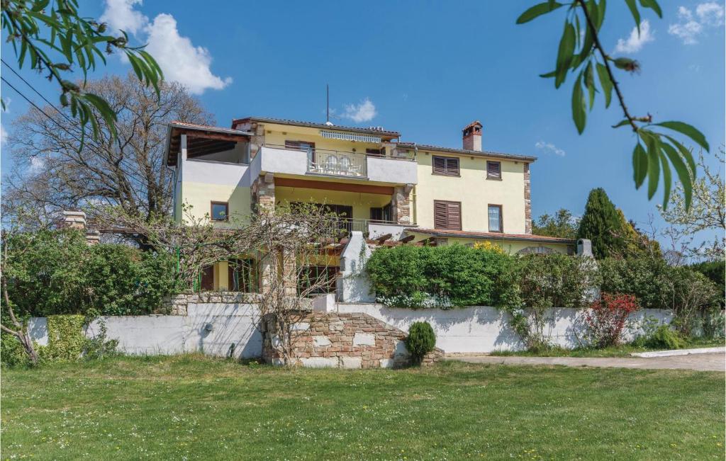 Two-Bedroom Apartment In Veli Jezenj photo 2