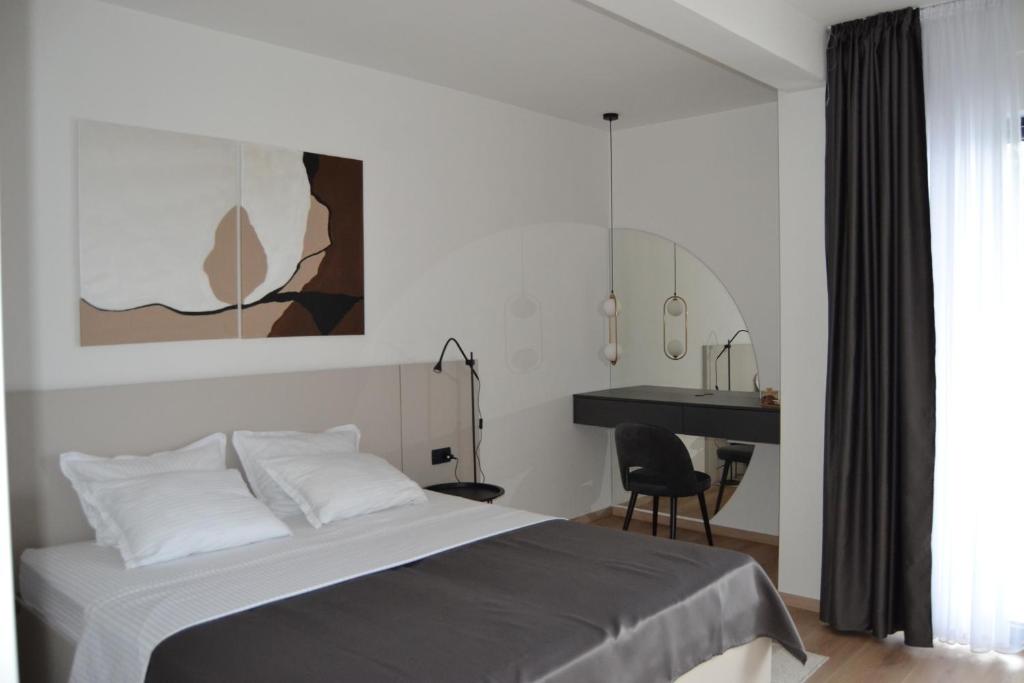 White Villa photo 2