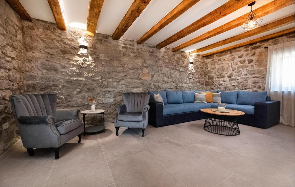 Gorgeous Home In Lakmartin photo 3