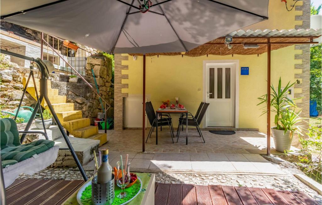 Amazing Home In Krizisce With Kitchen photo 2