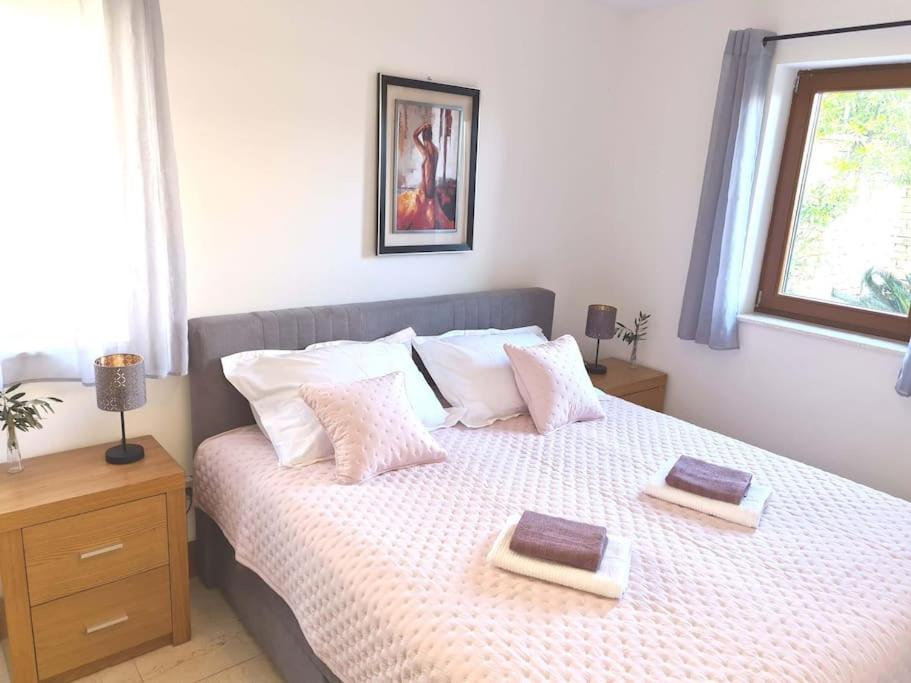 Swimming pool apartment 400m to beach - Apt Noa photo 2