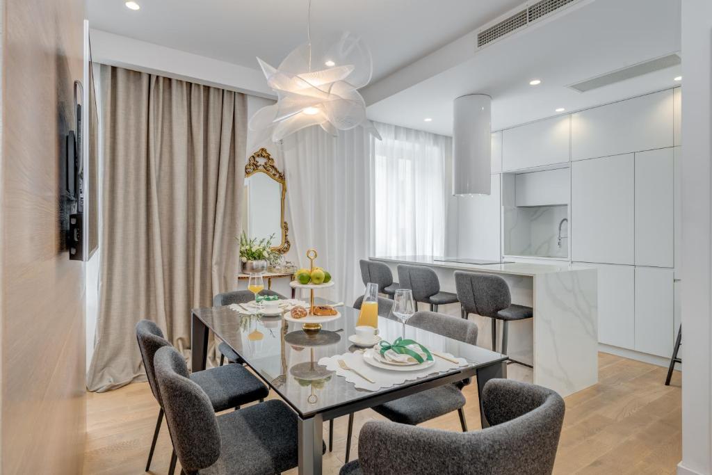 TOP LOCATION! SPACIOUS LUX APARTMENT -5 min from BEACH & CENTRE — photo 1