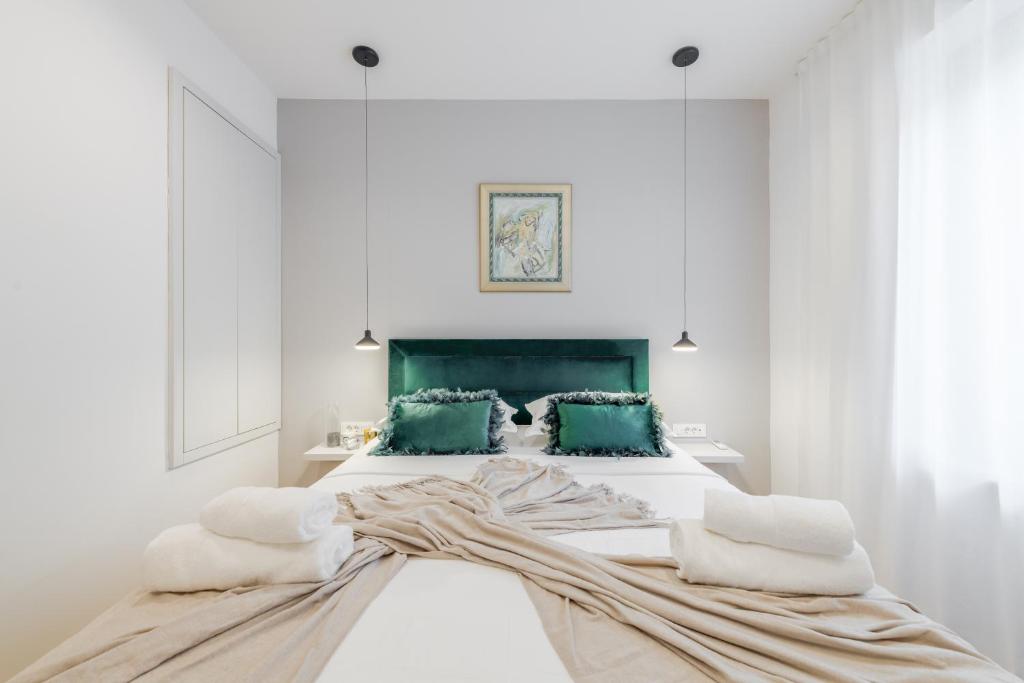 TOP LOCATION! SPACIOUS LUX APARTMENT -5 min from BEACH & CENTRE photo 2