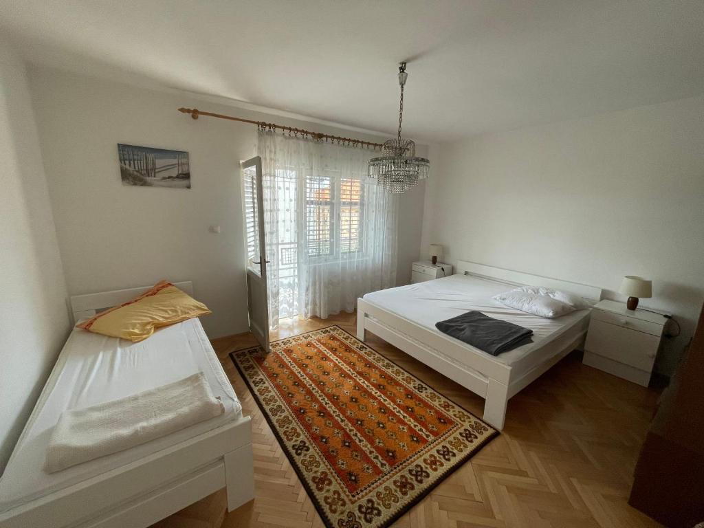 Spacious retro 3-bedroom home 130m2 in Zadar photo 2