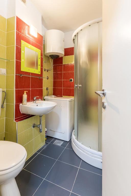 Sunny City Apartment photo 3