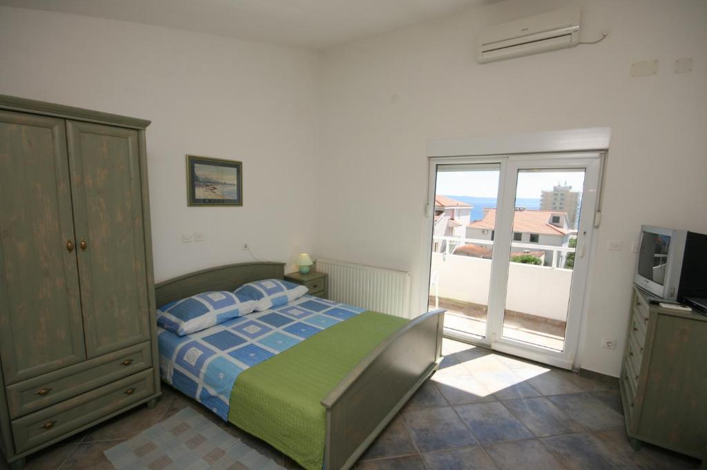 Apartments with parking space Makarska - 9696 photo 2