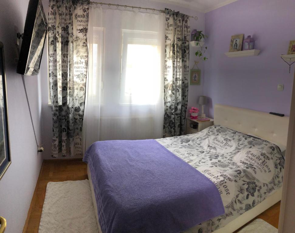 Cosy apartment-private parking photo 2