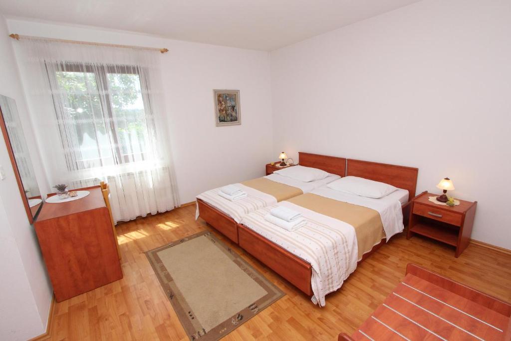 Rooms and Apartments Dino — photo 1