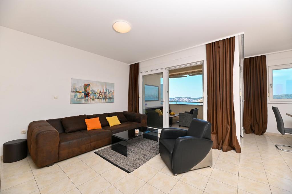 Sunny place with sea view photo 2