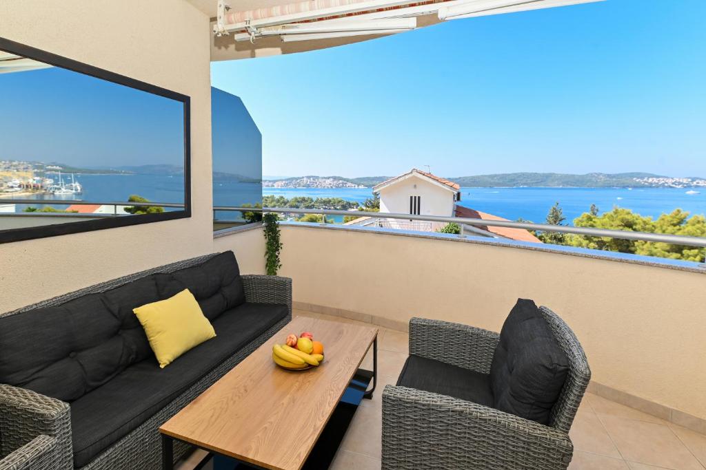 Sunny place with sea view photo 3