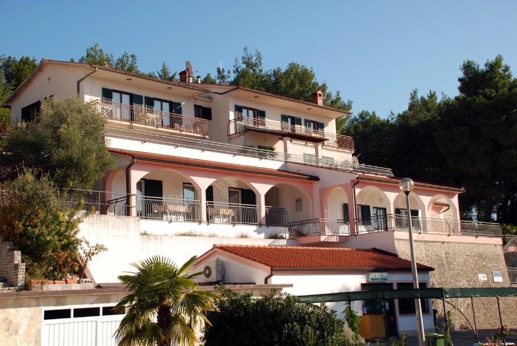 Three-Bedroom Apartment Rabac near Sea — photo 1