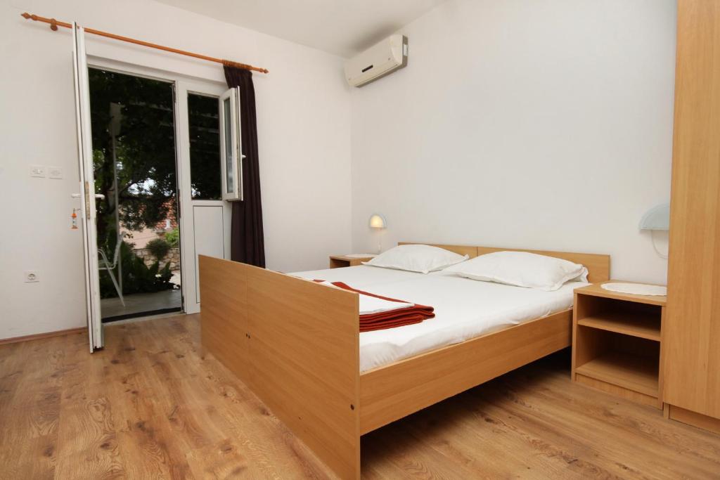 Apartments with a parking space Mlini photo 2