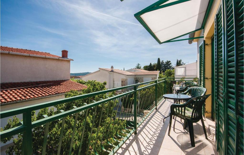 Three-Bedroom Apartment In Pirovac photo 3