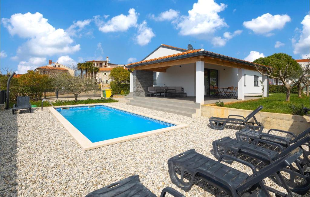 Pet Friendly Home In Novigrad — photo 1