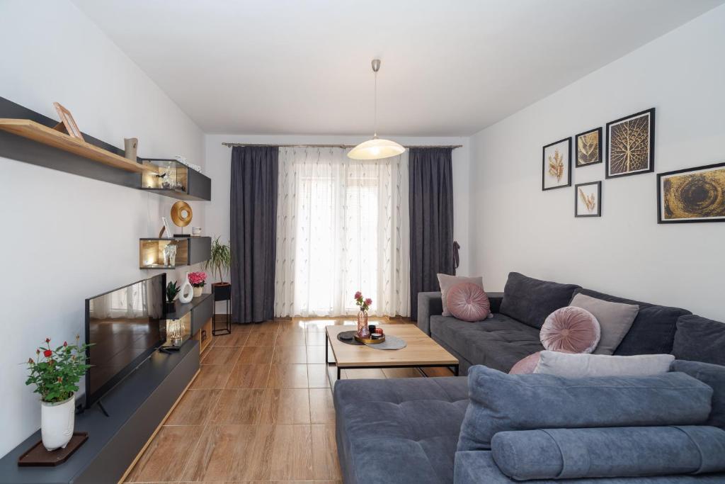 Spacious and modern app with big terrace (4+2 persons) — photo 1