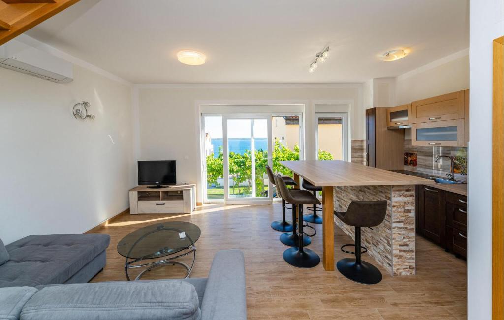 Stunning Apartment In Rtina With Wifi photo 3