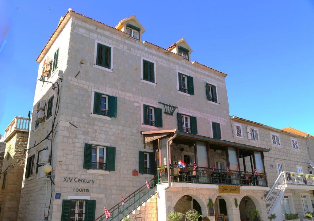 XIV Century Rooms photo 2