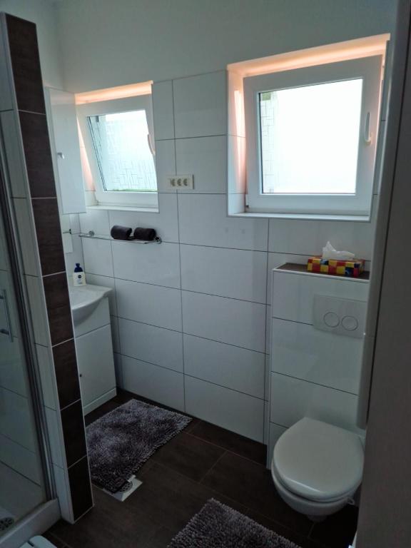 White Pearl with free EV Ch-Station photo 3