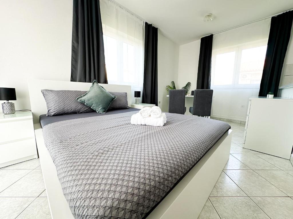 Sunside Apartments photo 2