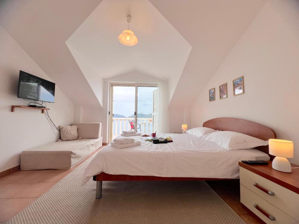 Terrace studios with panoramic seaview photo 2