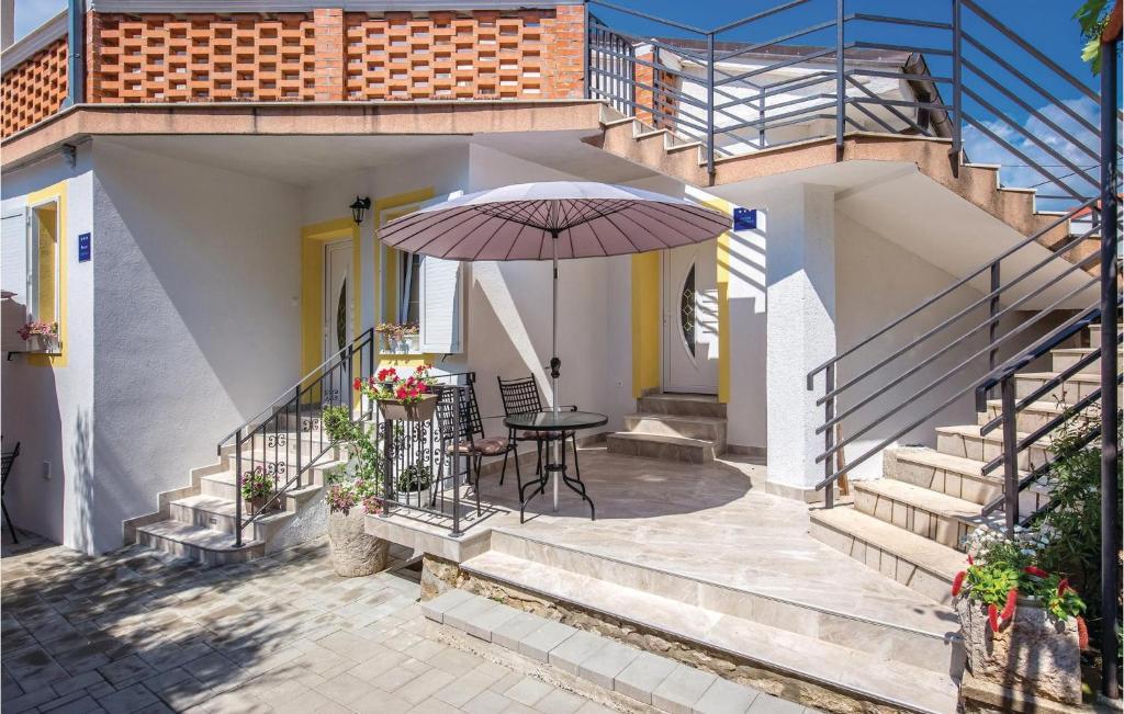 Awesome Apartment In Novi Vinodolski photo 3