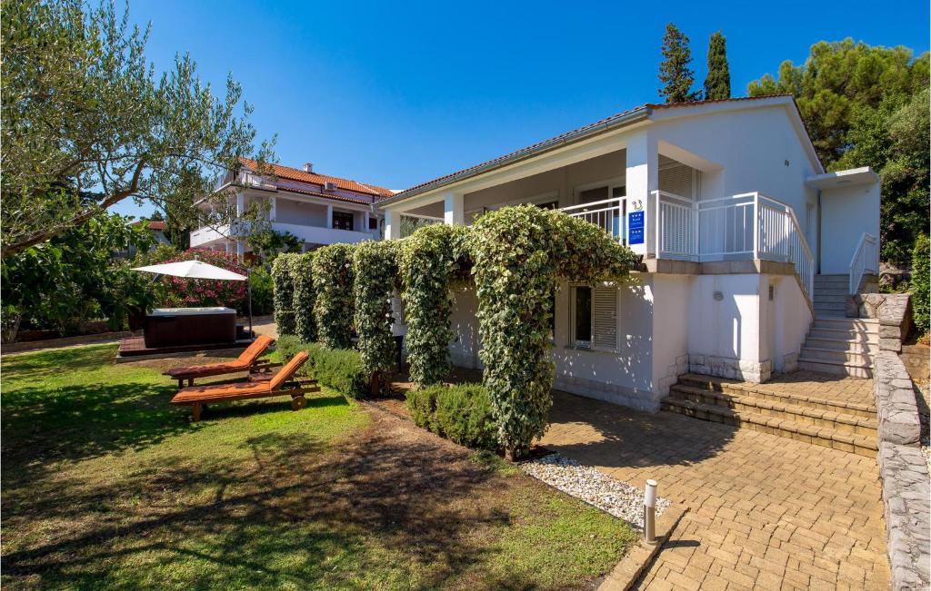 3 Bedroom Cozy Home In Krk photo 2