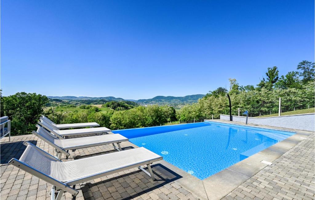 Four-Bedroom Holiday Home photo 3