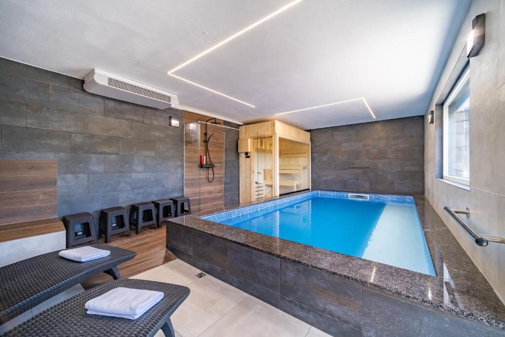 Riverside house with pool jacuzzi and sauna in Croatia — photo 1