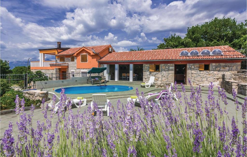 Three-Bedroom Holiday Home In Krusevo photo 3