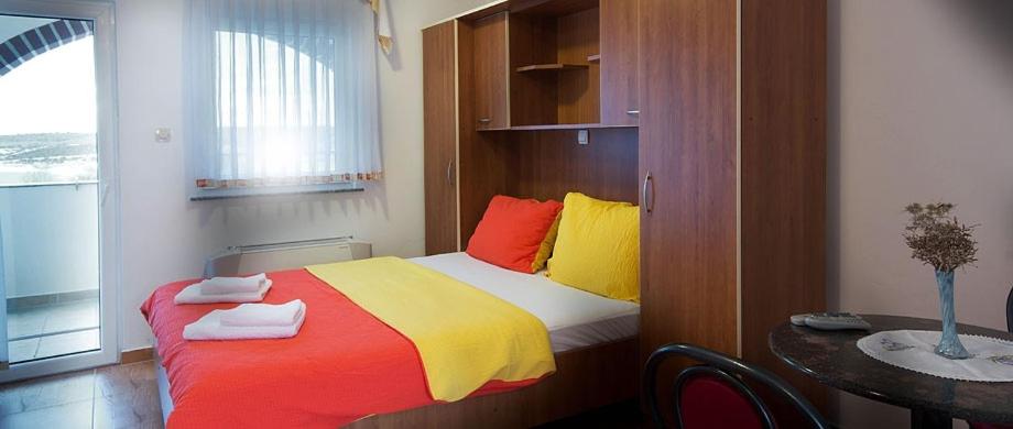 Studio apartment in Novalja with sea view photo 2