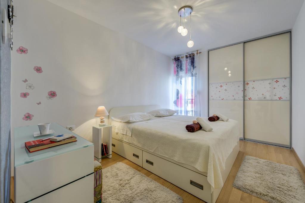 Sea Rhapsody Apartment photo 2