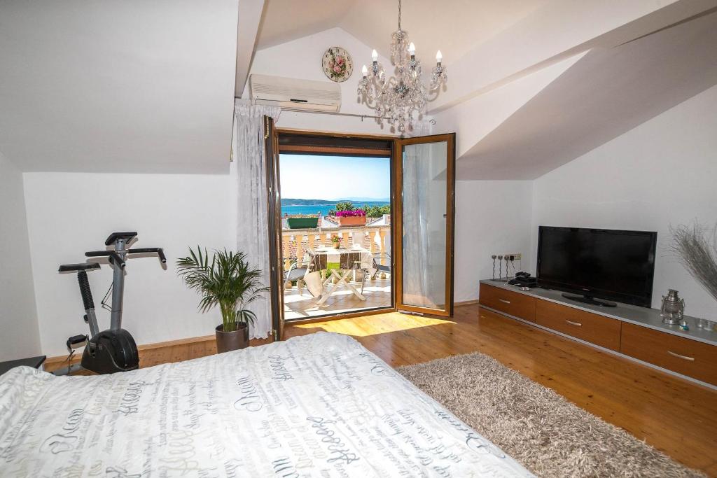 Roko Apartments photo 3
