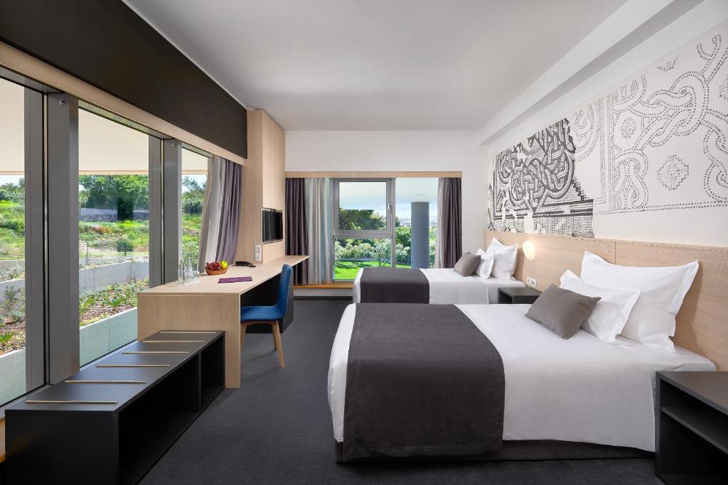Hotel Salona Palace photo 2